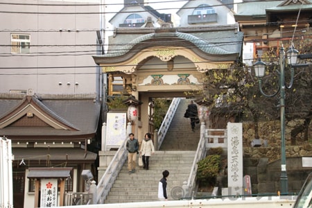 湯島天神 入り口の様子