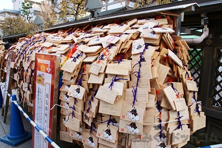 湯島天神 合格祈願絵馬 大量に掛けられている様子